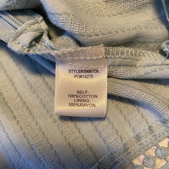 Skies Are Blue Top - Picture 9 of 9